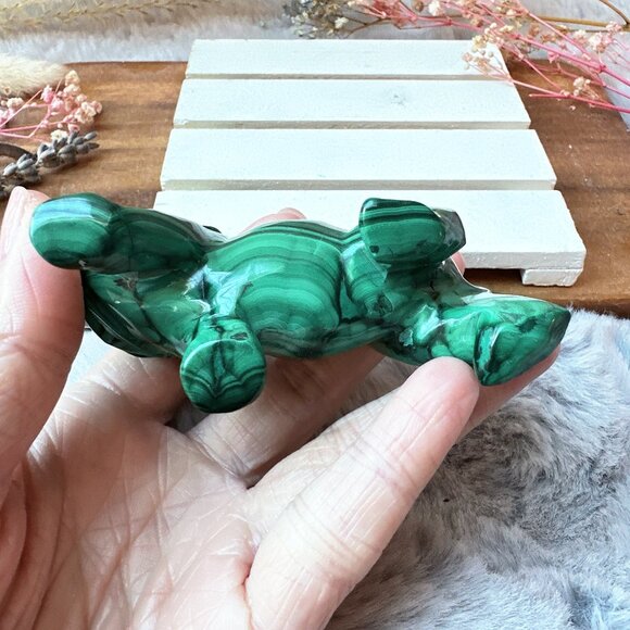 Gorgeous Malachite Lion Carving - Picture 4 of 8